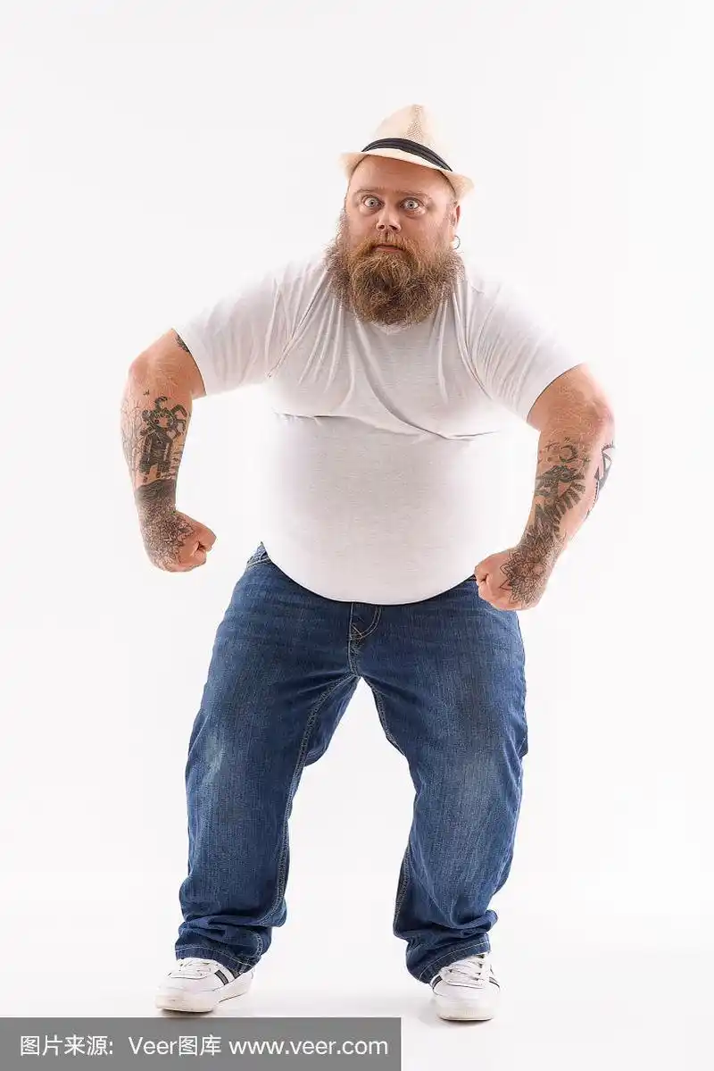 长着胡子的胖子