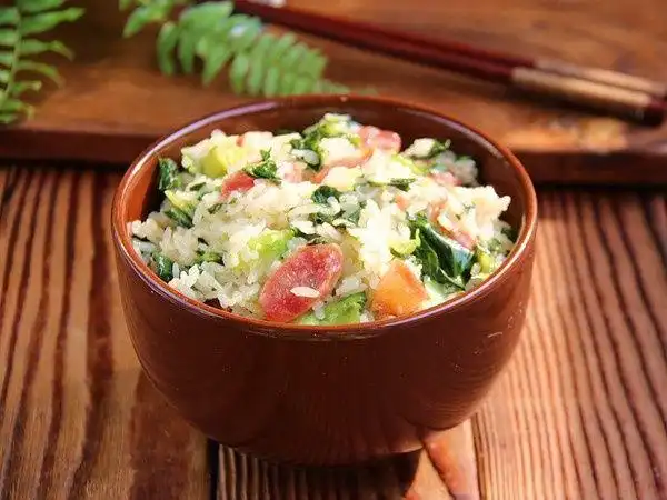 【咸肉香肠青菜饭】这是一碗让人回味无穷的饭,每次都能吃到撑!