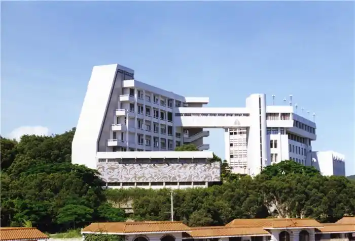 厦门大学艺术学院(1)厦门大学艺术学院,政法学院,明培体育馆,逸夫楼