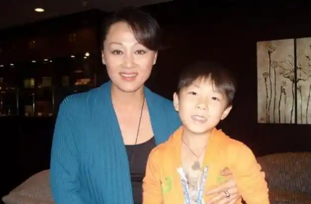 儿子智力障碍,自己被骗积蓄,却让女儿上交10年工资,现如今如何|王姬|