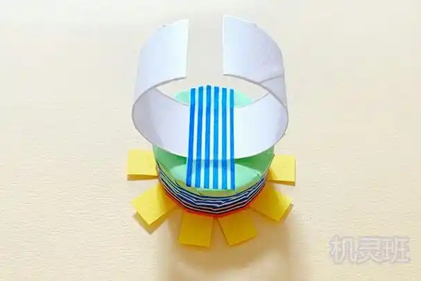 废物利用自制能发声的幼儿乐器卫生纸芯手工做手铃鼓步骤图解