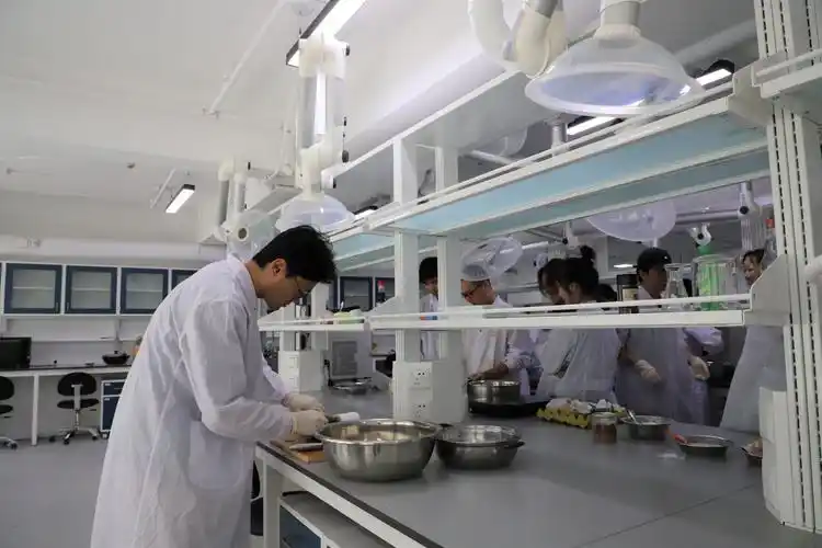 中国海洋大学三亚海洋研究院百泰教学科研实验室建成投入使用