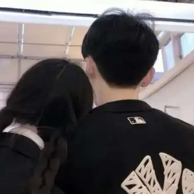 高清好看的情侣头像半身不带脸图片