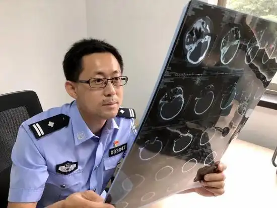 法医常旭光:守望正义 用手术刀破译犯罪密码_新浪浙江_新浪网