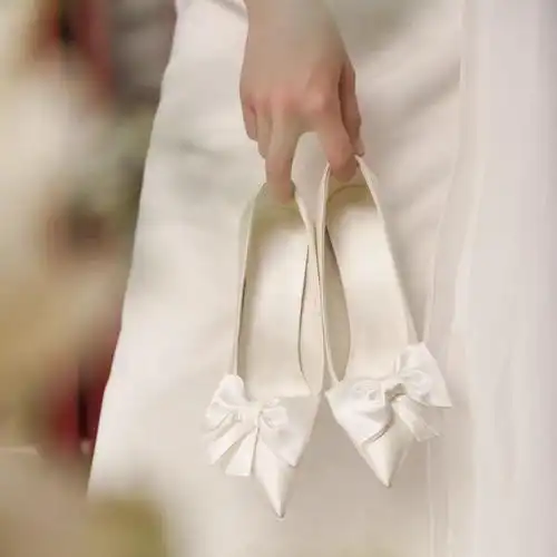 2023春夏婚宴鞋白色蝴蝶结高跟鞋女婚鞋尖头细跟主婚纱新娘鞋单鞋