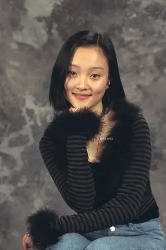 娱乐要闻 > 正文  近日某知名电影博主放出了李小璐珍藏老照片,这组