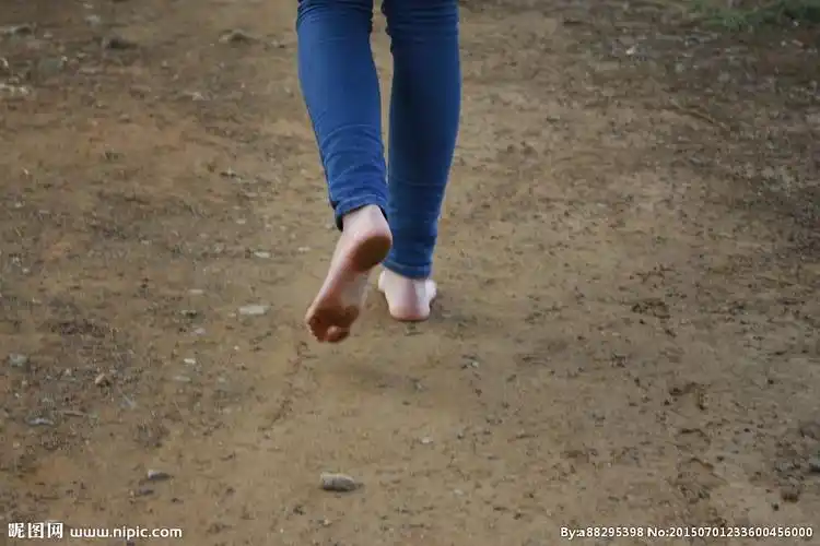 像素格式:jpg颜色:rgb30共享分举报收藏立即下载关 键 词:光脚 赤脚
