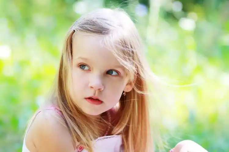 小女孩,草地,可爱,夏天