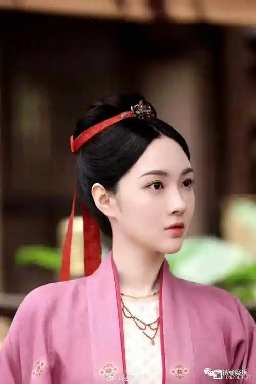 赵嘉敏曾在snh48总选获得第一,考中戏后解约不成被雪藏5年,如今2部剧