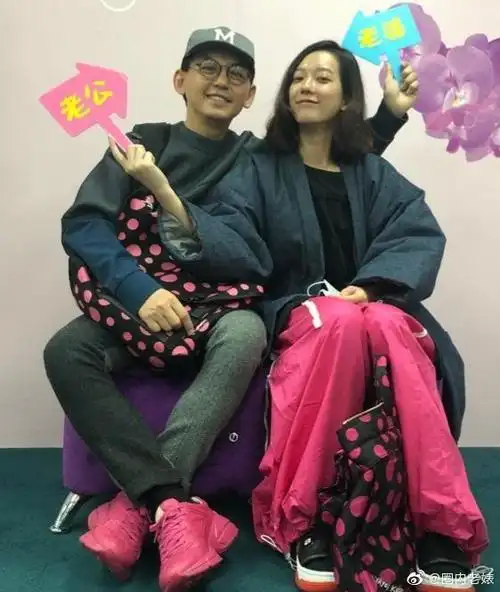 小s#小s与曾宝仪俩人的前男友黄子佼将于4月19日结婚,女方为演员