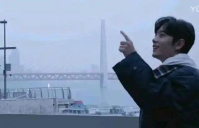 肖战带火"朝天门"!节目后发长文,他心中的重庆好特别_腾讯新闻