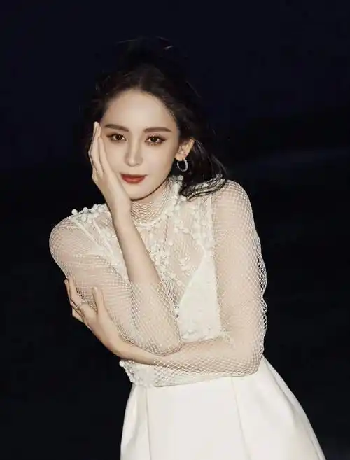 一问一答 | 胡歌,那英和蓝台,王一博于适,古力娜扎,留守男星,蔡徐坤