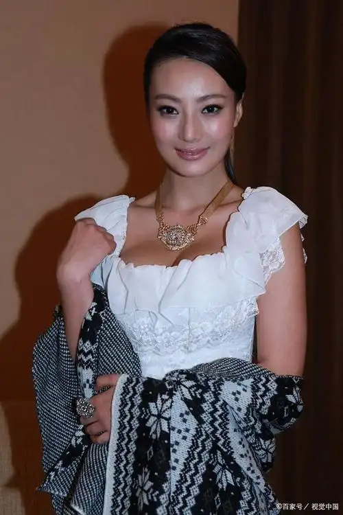 低调嫁名演员,生女儿成全幸福家庭,秦子越与聂远共创温馨童话