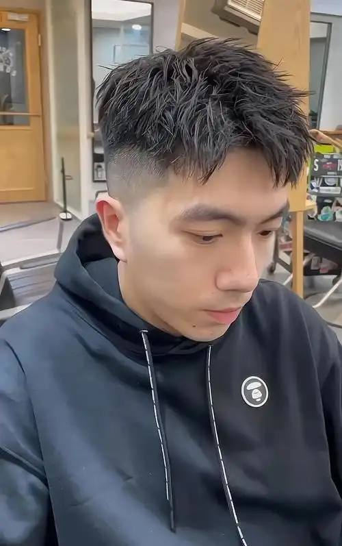 春日去玩吧男生剪"两边铲"发型很阳光帅气,这3款不挑脸型,值得尝试!