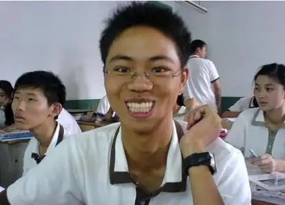 求教,这个人是谁,为什么这么火?