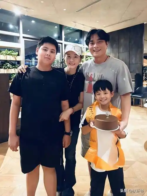 甩薛之谦,情断胡彦斌,闪婚陈龙,章龄之凭啥迷倒的全是