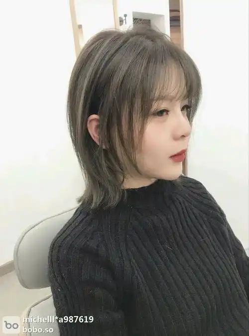 36岁董璇换发型更美短发霸道领导范儿