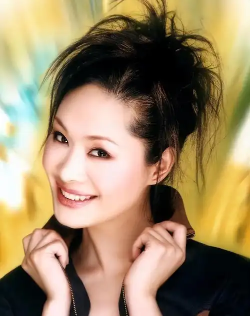 歌手于文华:第一段婚姻有遗憾,二婚嫁李年,58岁现身农村接地气_文华和