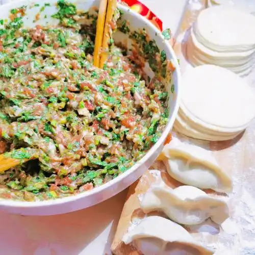 香菜猪肉馅饺子
