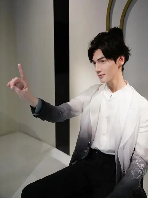 罗云熙幻镜开启