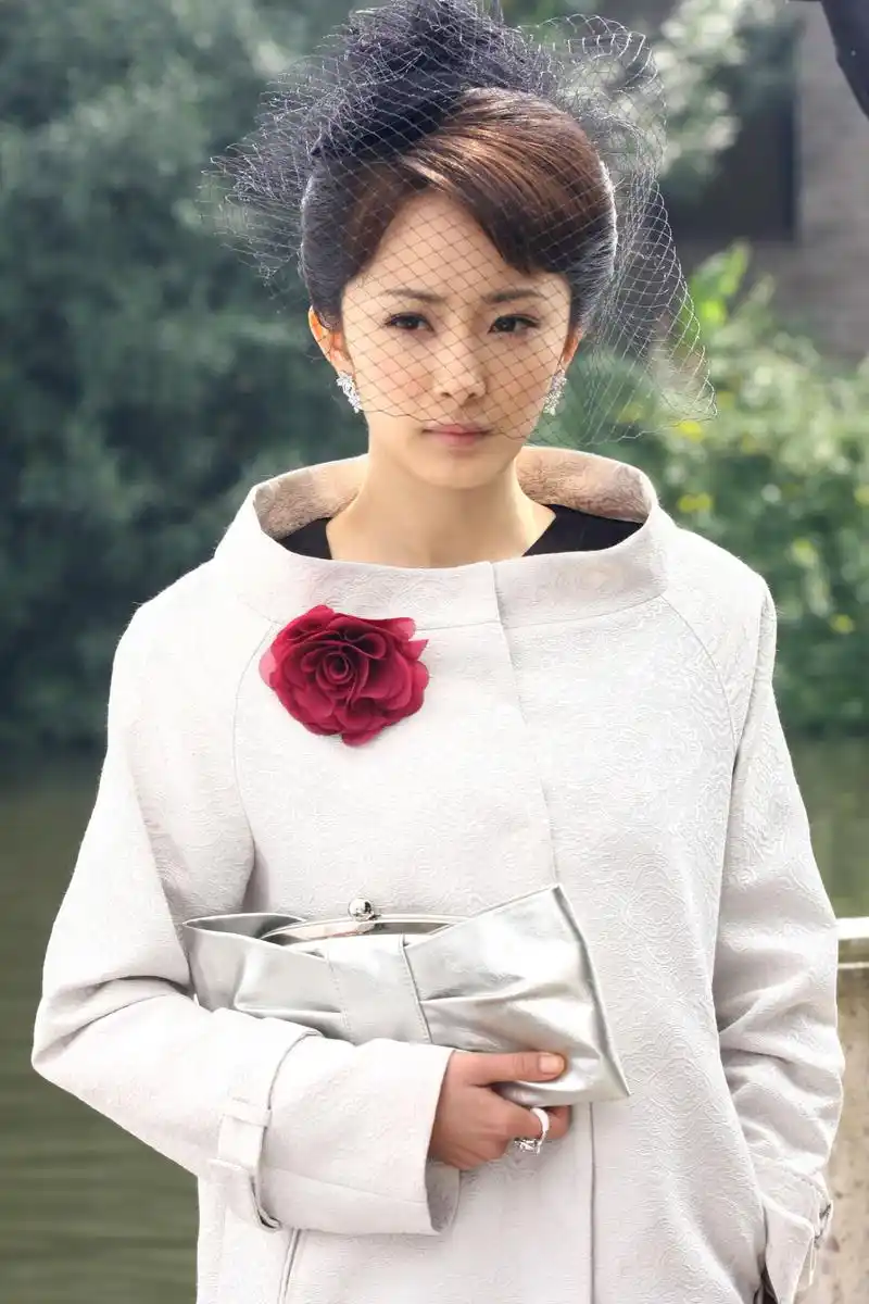 杨幂《新京城四少》四个造型,直男都喜欢第二,迷妹却独爱第四