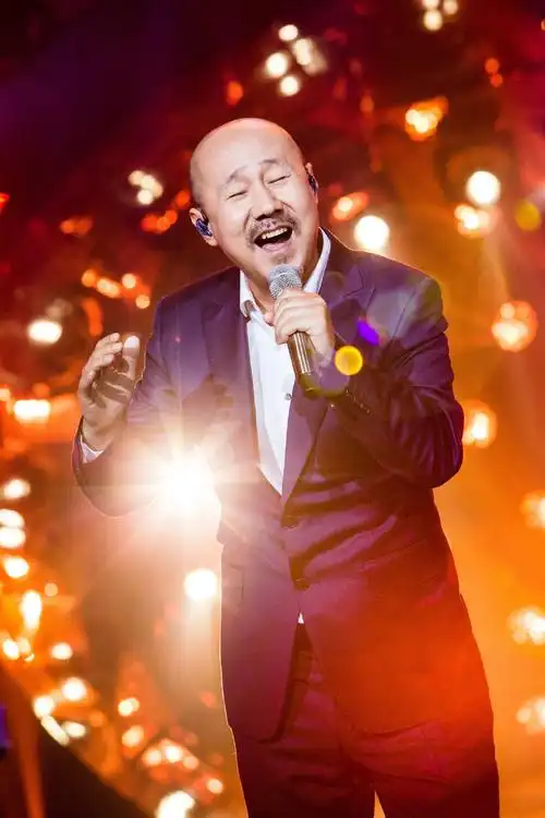 腾格尔歌手2018高清图片