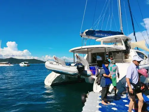 富贵黄金屋,泰式风情园泼水节狂欢,橡皮艇泛舟探险,vip双体帆船出海