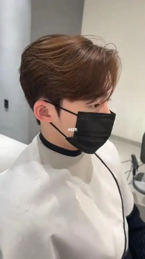 男生干净好看的韩式气垫烫