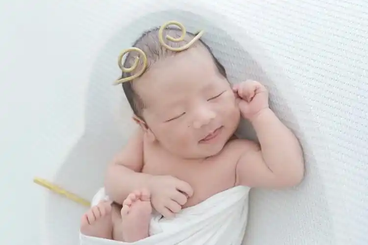 他真是个爱笑的宝宝啊!还有很多没拍呢!太治愈了他的笑容96# - 抖音