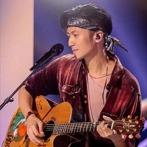 分享一组eason,谢霆锋,梅艳芳的头像壁纸