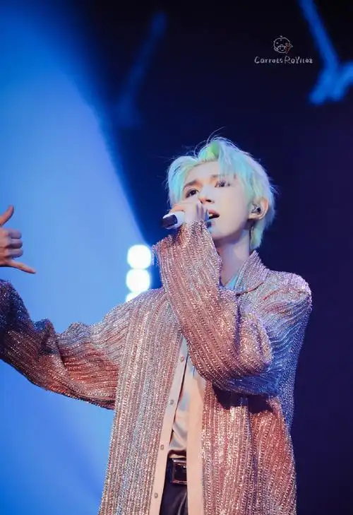 王源感同身受演唱会舞台##王源爸妈不在的演唱会状态