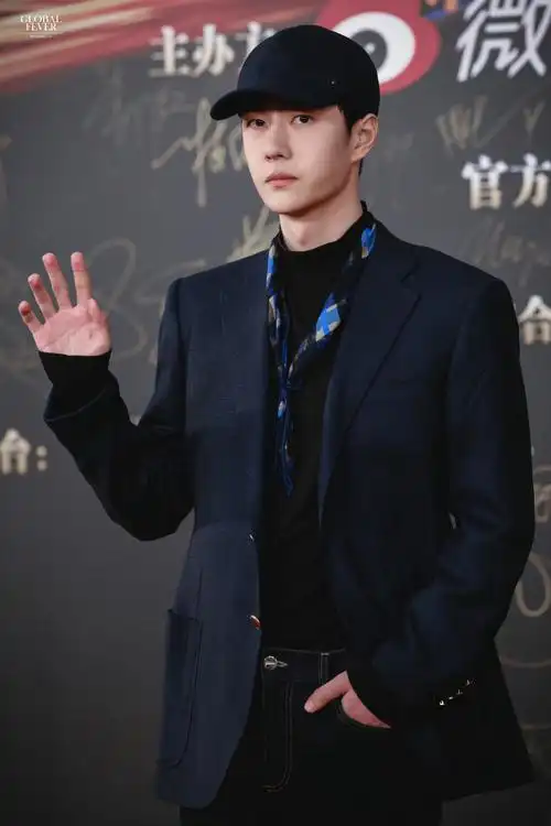 全球热#是博君一肖站姐,是能让王一博肖战看镜头的站姐,是能让王一