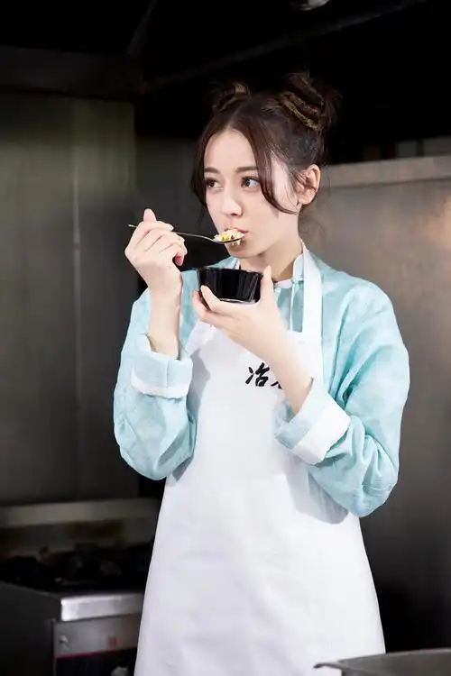 > 迪丽热巴《极限挑战》轻甜图片(6/16)