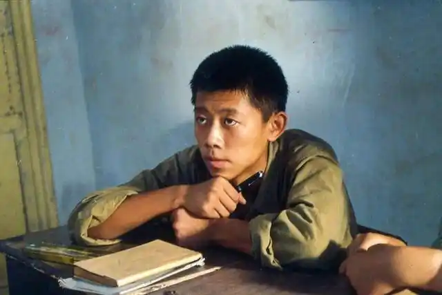 夏雨的照片给邮寄了过去,姜文的母亲开过照片之后,都觉得像姜文小时候