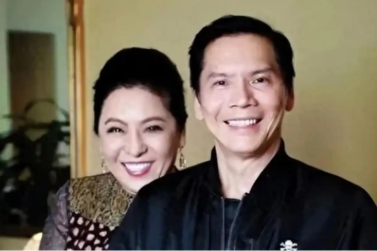 香港电影界的大亨向华强,丁佩与陈岚的复杂三角恋,  1982年,香港电影