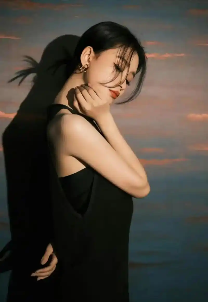 孙怡的黑色魅力,年龄只是一个数字