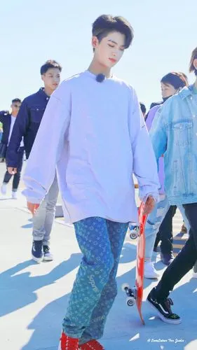 justin黄明昊 【180813 奇妙的食光】