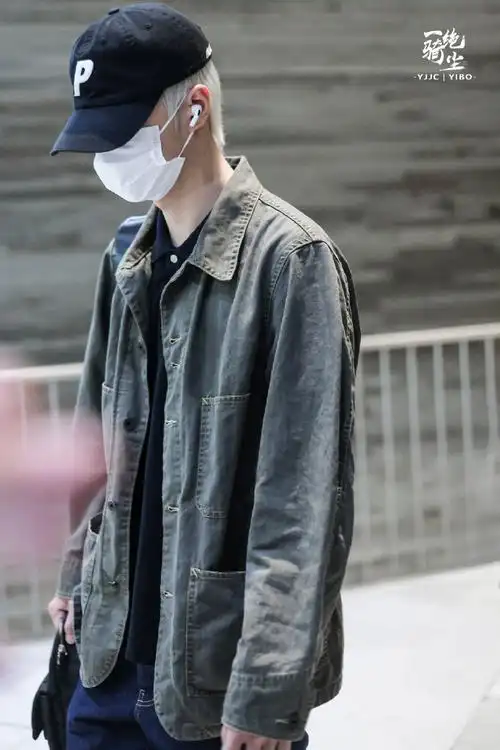 王一博从巴黎出发回国##王一博巴黎回国机场照