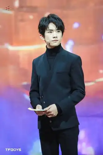 易烊千玺 #tfboys 央视信中国 高清 帅气