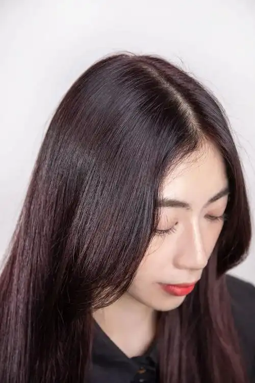 千万别乱染头发了这3款发色时髦减龄超显白