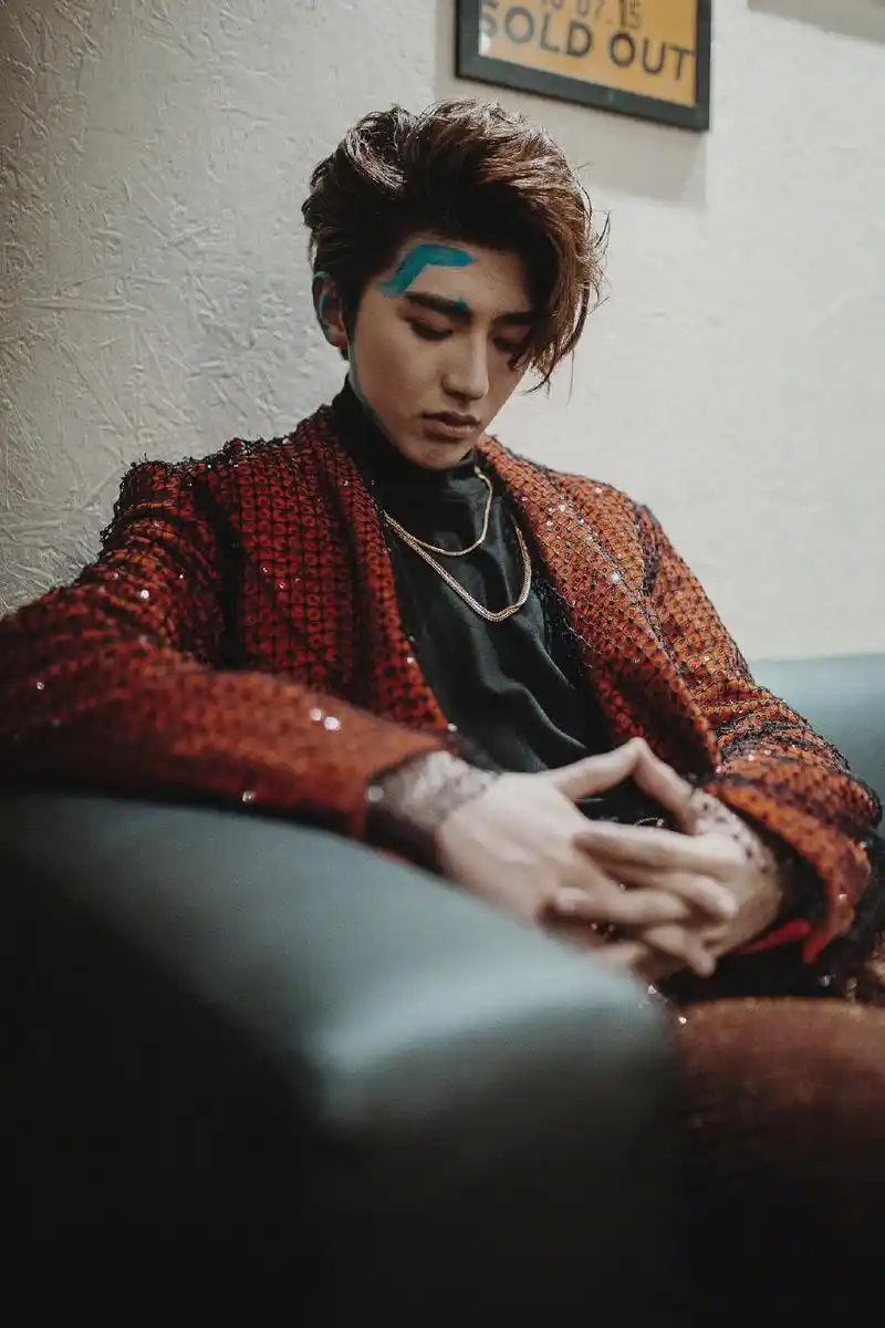 每一步前行是坚定倔强,每一次尝试是个性勇敢,超a的蔡徐坤新歌4月19日