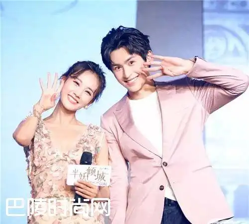 张哲瀚女友李一桐系谣传?半妖倾城跪地献花