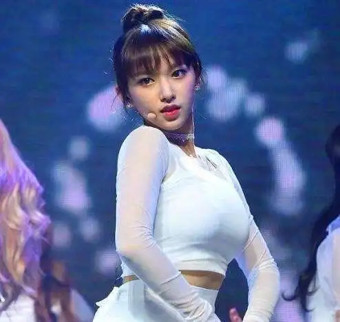 程潇的天醒之路:未料竟因胸大而拉低了气质