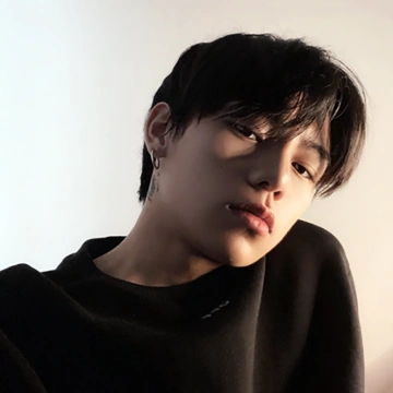 微信稳重帅气男生头像