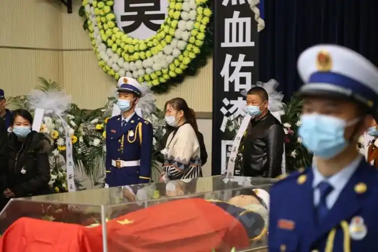 含泪送英雄!陈建军同志遗体告别仪式在蒙城举行