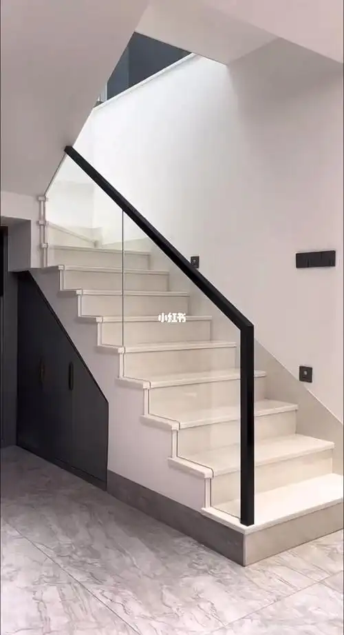 锯齿形玻璃扶手哈尔滨美升楼梯