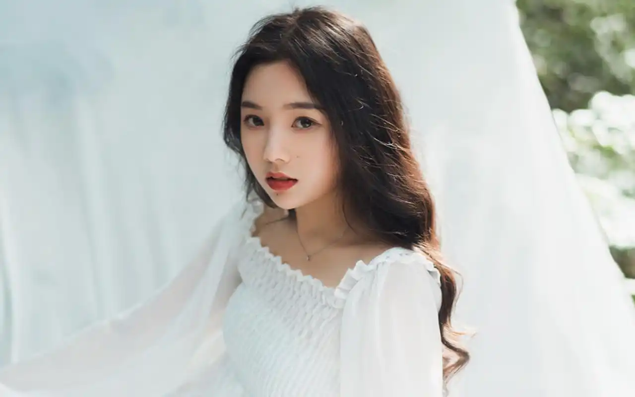 户外唯美写真图片高清壁纸,美女壁纸,清纯美女,养眼,唯美,高清,清新