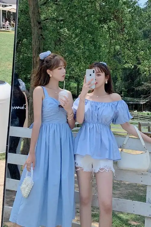 十奕抖音超火气质简约夏季姐妹装闺蜜装创意拍照中裙款修身吊带裙