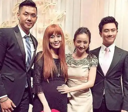 回顾演员林依晨32岁嫁豪门备孕7年才生下女儿在卑微中幸福