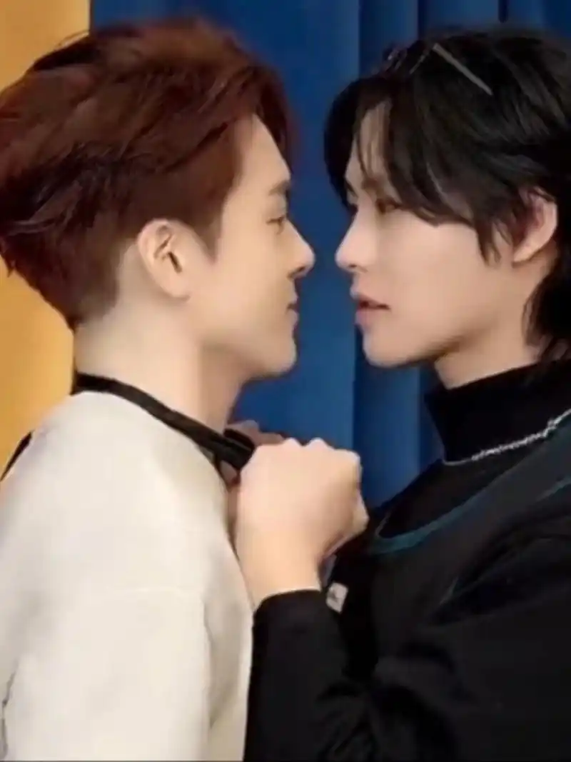 我磕的cp啊  每当想到曾舜晞和肖宇梁,我的心中总会涌现出无尽的感慨.